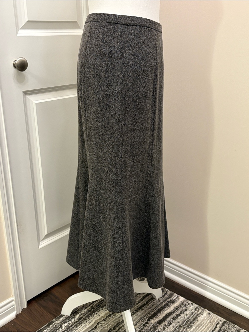 Jones Wear Gray A-Line Flared Midi Skirt - Picture 8 of 14